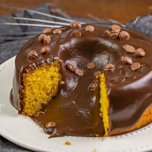 Vulcão de cenoura com recheio de chocolate