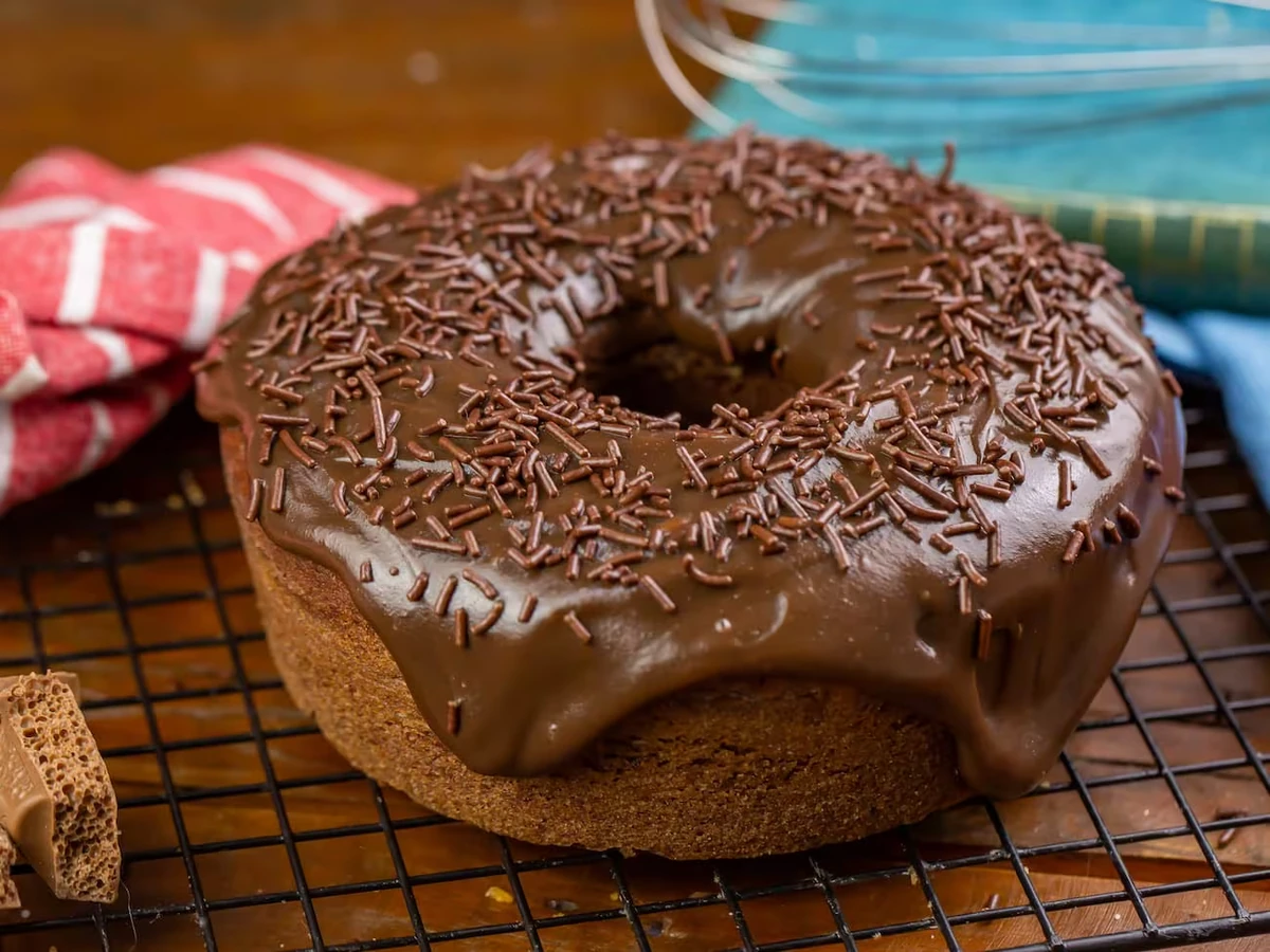 Bolo de chocolate com brigadeiro